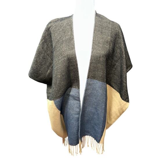 Ann Taylor LOFT Sweaters - Ann Taylor Loft Kimono Shawl Fringe Color Block One Size NWT
Fall Winter Neutral